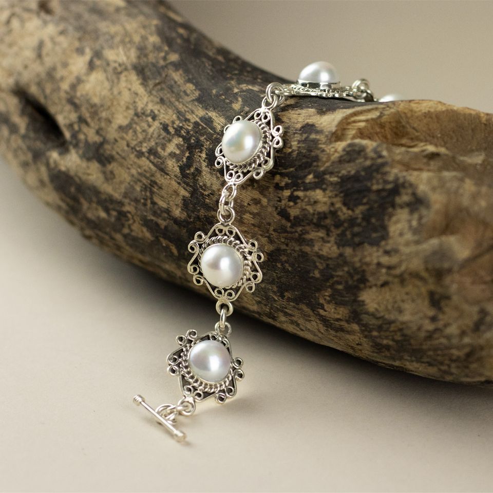 Pulsera de Perla con Chinitos